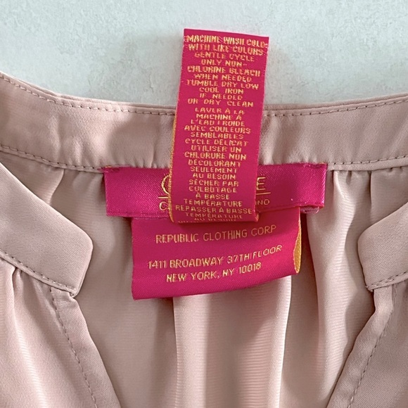 Catherine Malandrino/ Light pink blouse/ Short sleeves/ V-neck/ Size US M - Picture 8 of 11